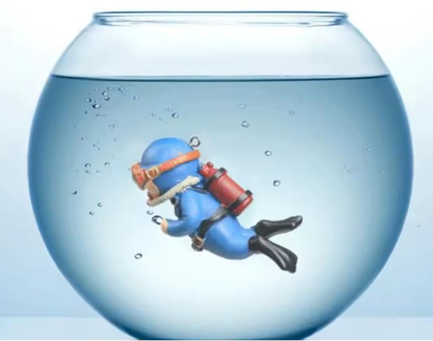 Cute Diving Fish Tank Decorative Ornaments  (Assorted Pack of 2)